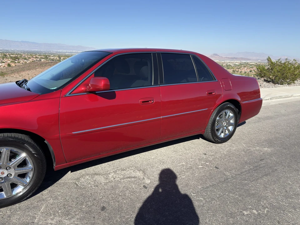 2010 Cadillac DTS - Image 12 of 31