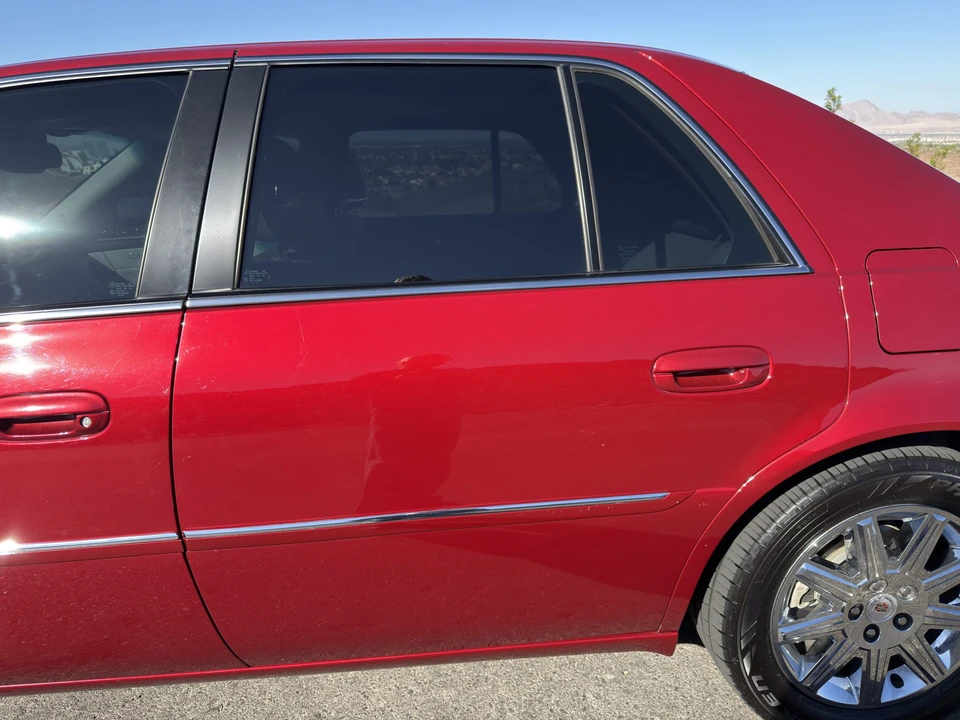 2010 Cadillac DTS - Image 22 of 31