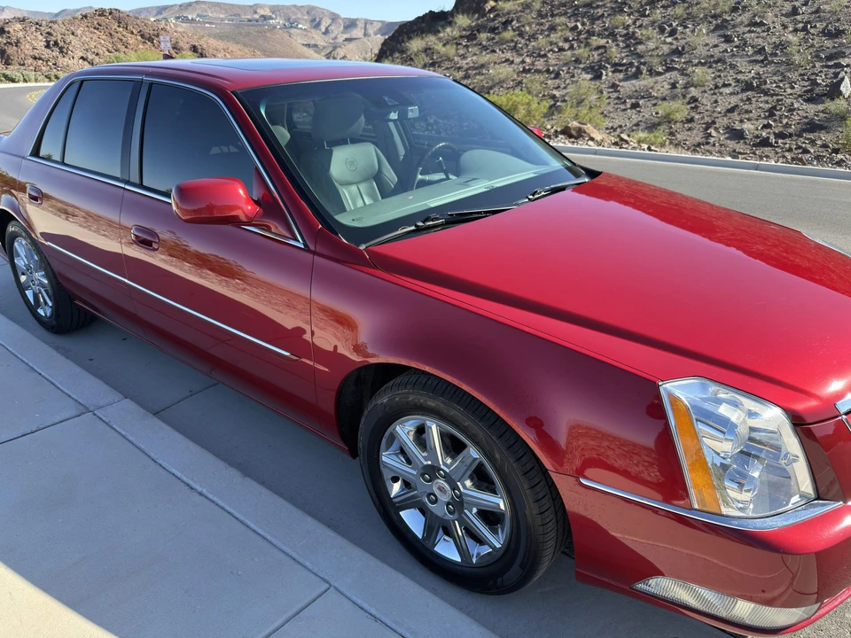 2010 Cadillac DTS - Image 14 of 31
