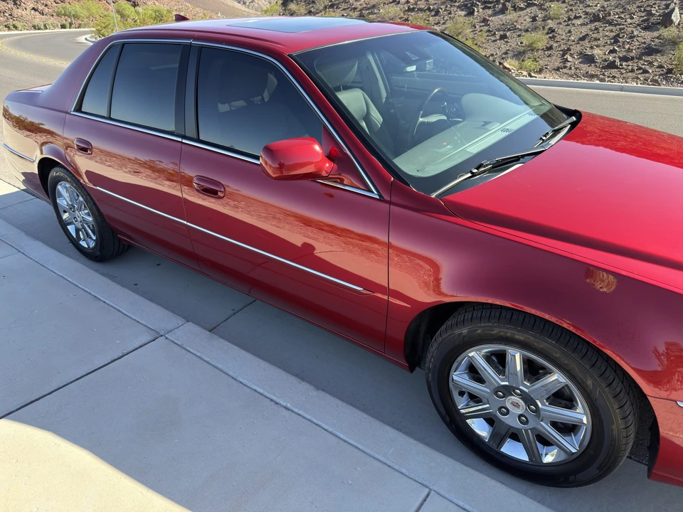 2010 Cadillac DTS - Image 15 of 31