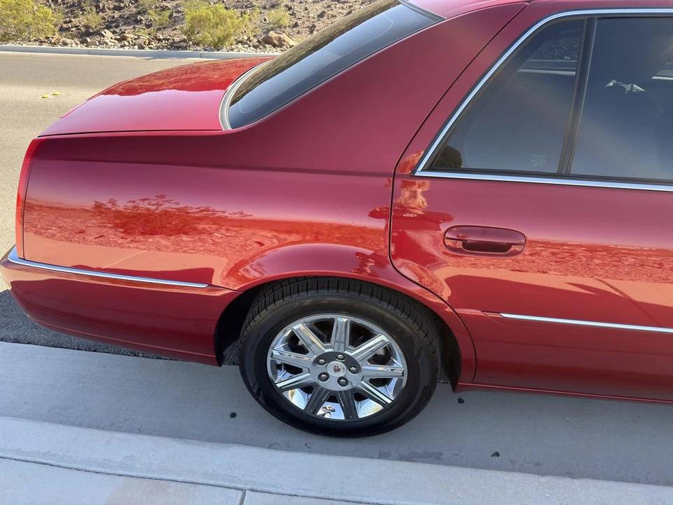 2010 Cadillac DTS - Image 19 of 31