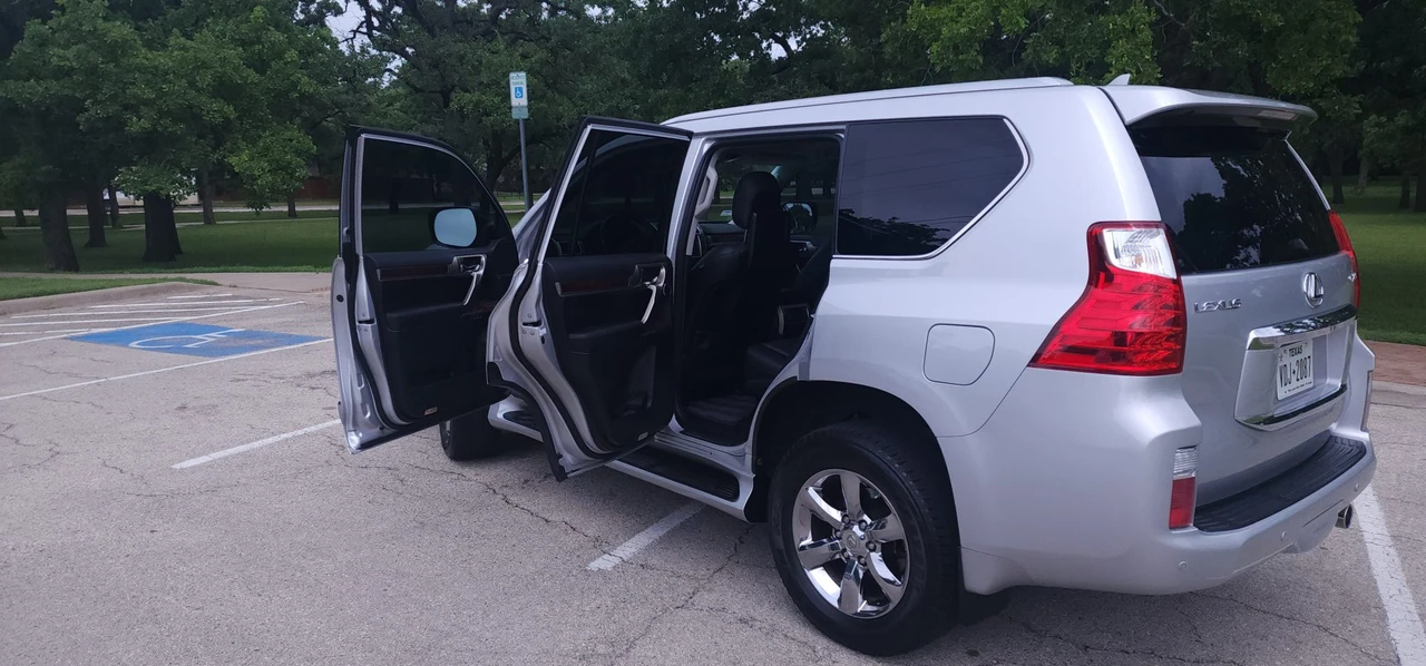 2010 Lexus GX 2nd Gen - Image 11 of 31