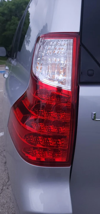 2010 Lexus GX 2nd Gen - Image 27 of 31