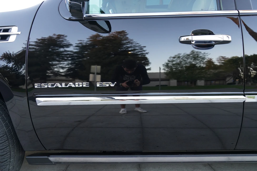 2011 Cadillac Escalade & EXT 3rd Gen - Image 30 of 31