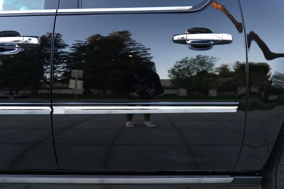 2011 Cadillac Escalade & EXT 3rd Gen - Image 31 of 31