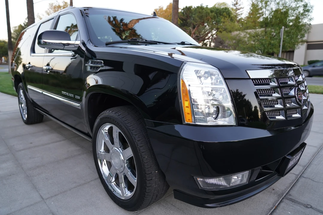 2011 Cadillac Escalade & EXT 3rd Gen - Image 9 of 31