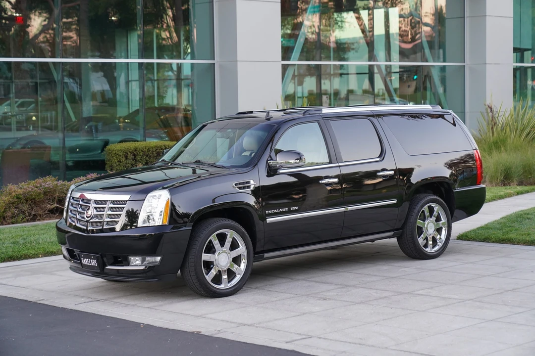2011 Cadillac Escalade & EXT 3rd Gen - Image 3 of 31