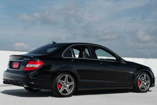 2011 Mercedes-Benz W204 C 63 AMG - Image 2 of 8