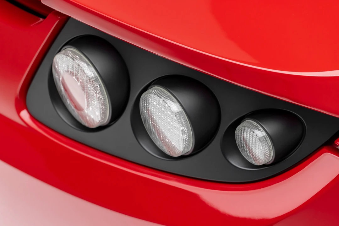 2011 Tesla Roadster - Image 25 of 31
