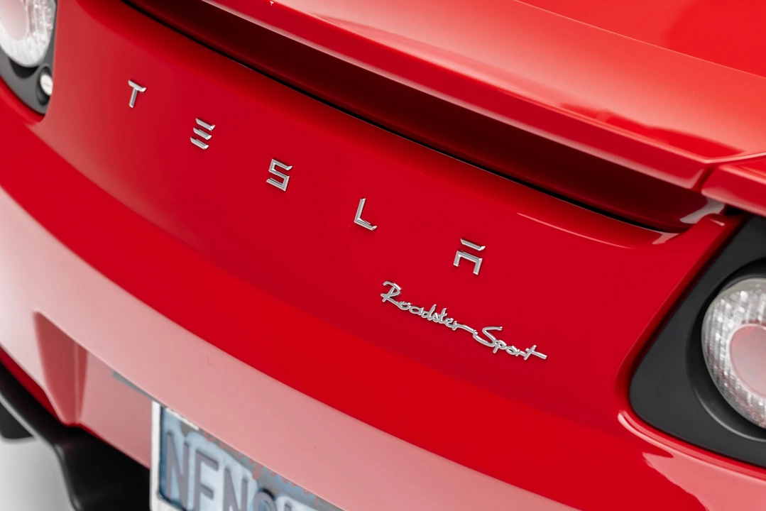 2011 Tesla Roadster - Image 24 of 31