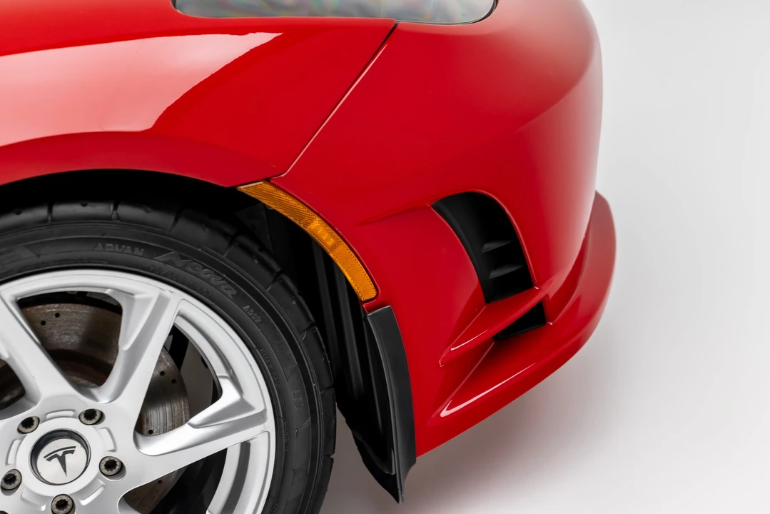 2011 Tesla Roadster - Image 29 of 31
