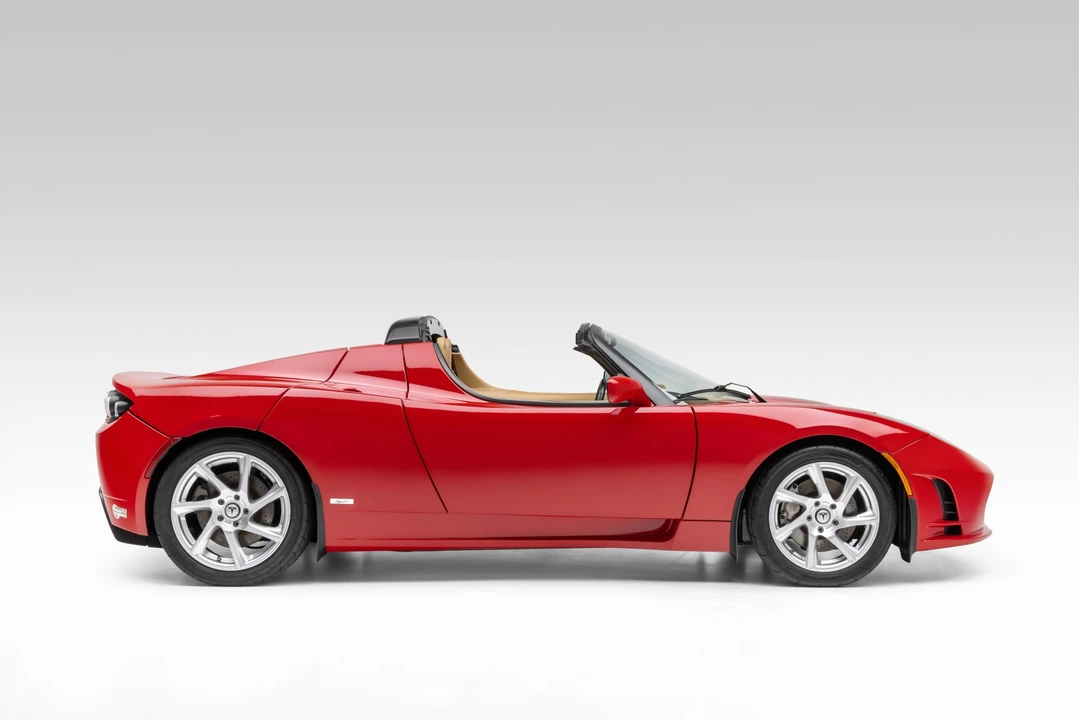 2011 Tesla Roadster - Image 15 of 31