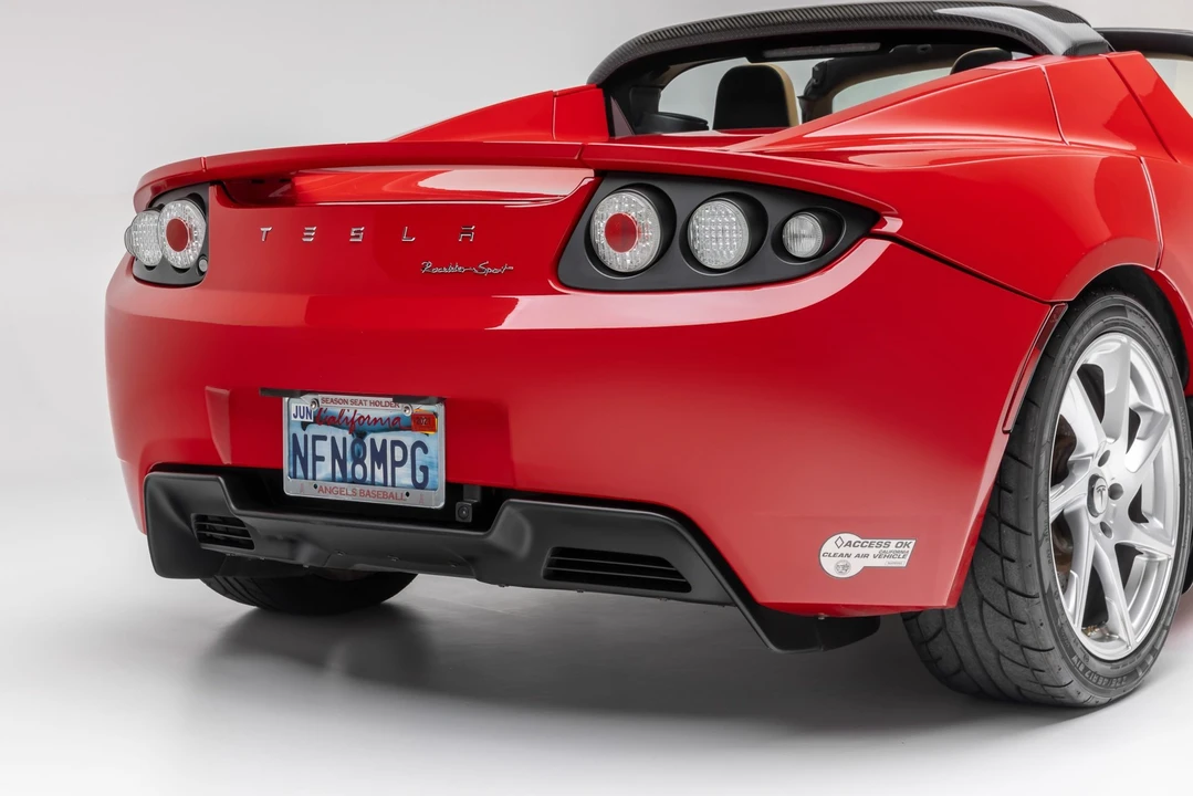 2011 Tesla Roadster - Image 27 of 31