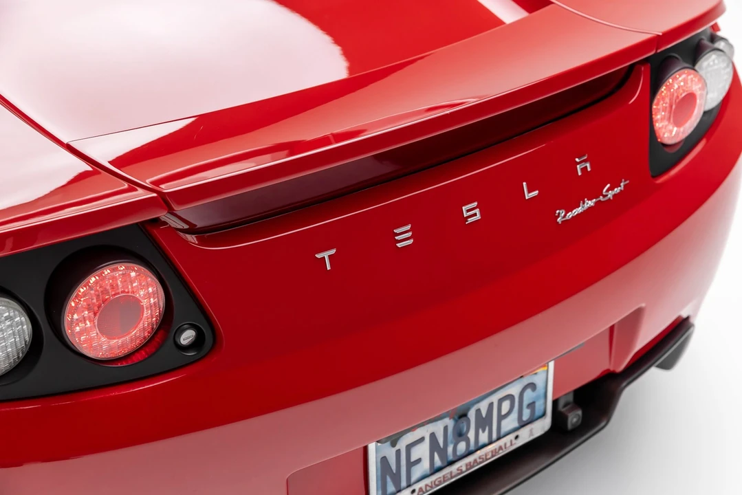 2011 Tesla Roadster - Image 26 of 31