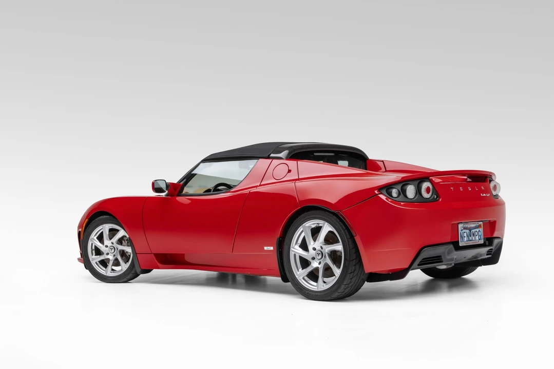 2011 Tesla Roadster - Image 8 of 31