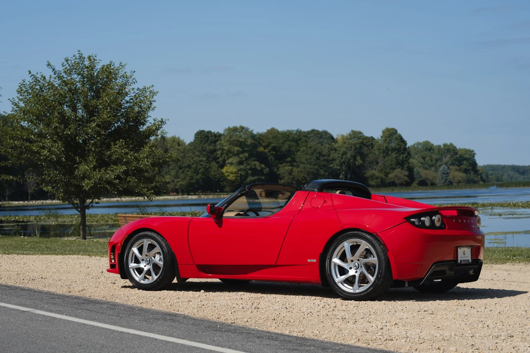2011 Tesla Roadster - Image 10 of 31