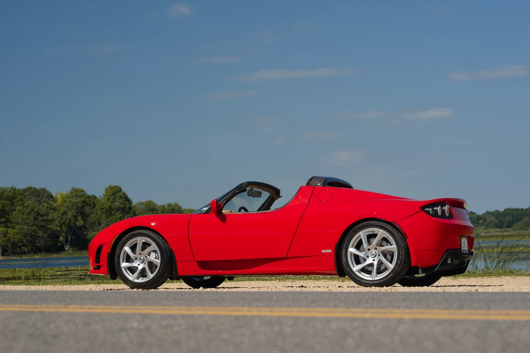 2011 Tesla Roadster - Image 9 of 31