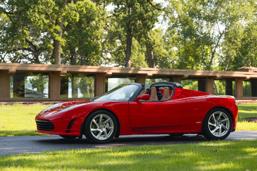 2011 Tesla Roadster - Image 24 of 31