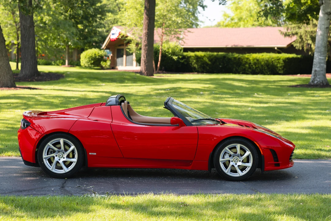 2011 Tesla Roadster - Image 31 of 31