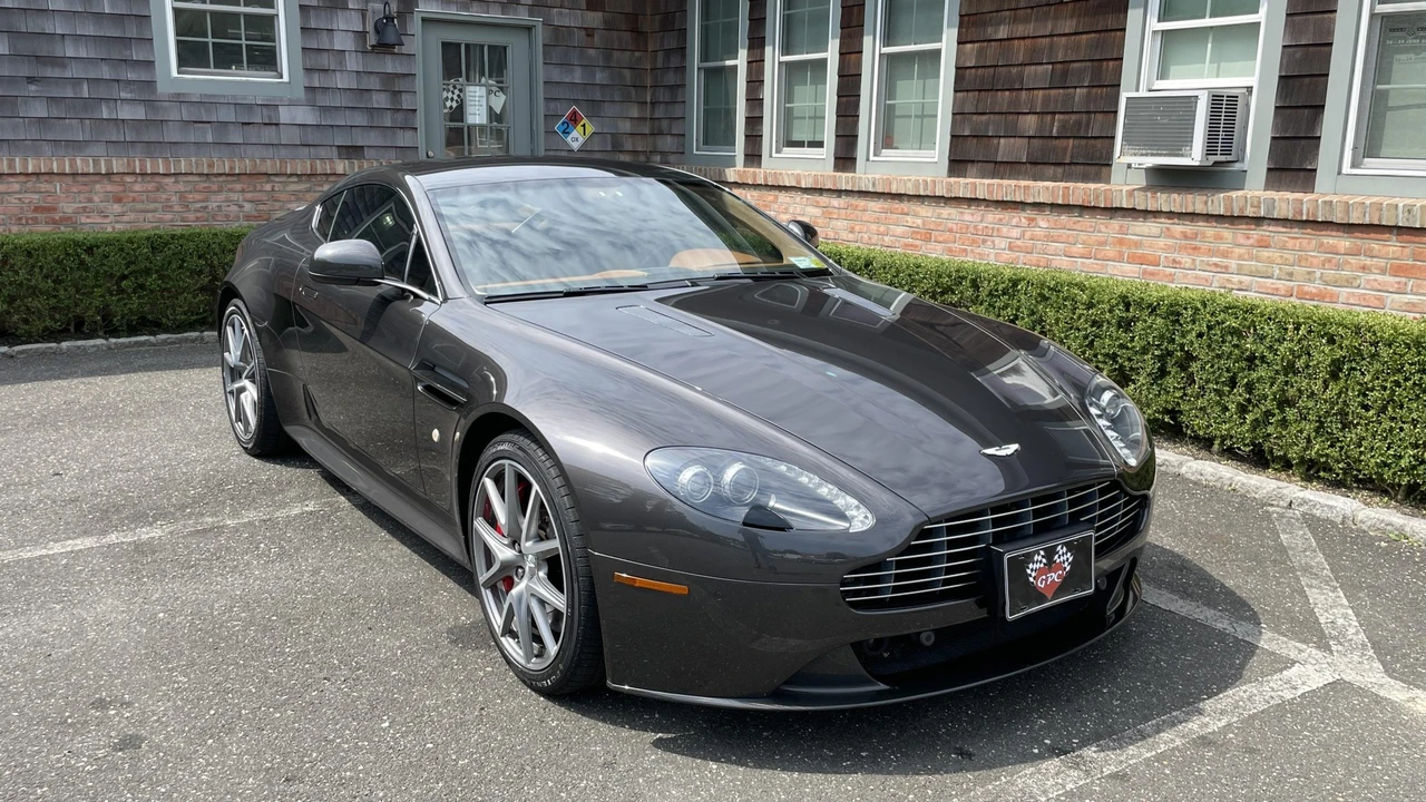 2012 Aston Martin V8 Vantage (2006-2017) - Image 26 of 31