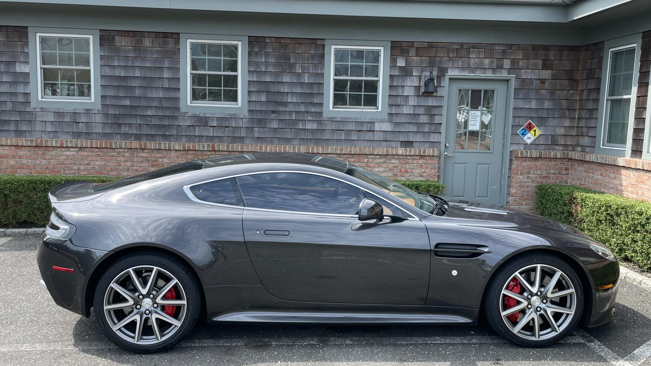 2012 Aston Martin V8 Vantage (2006-2017) - Image 23 of 31