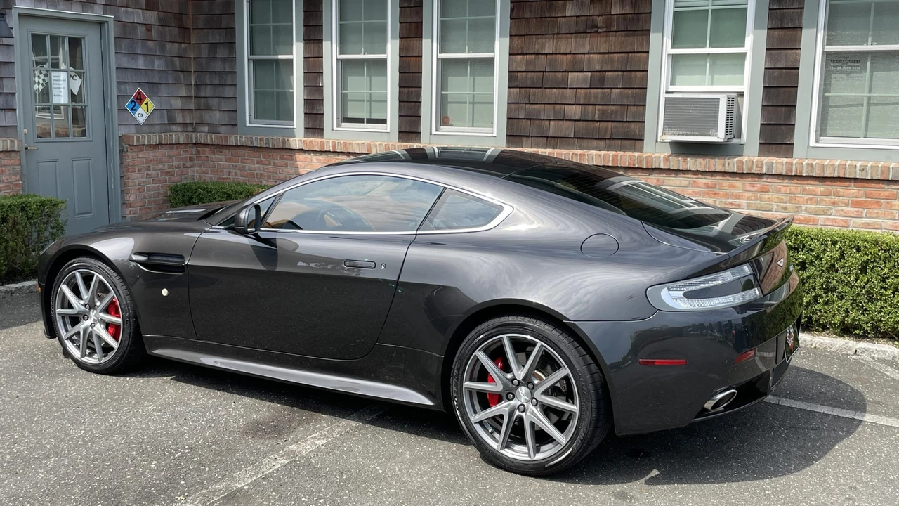 2012 Aston Martin V8 Vantage (2006-2017) - Image 18 of 31