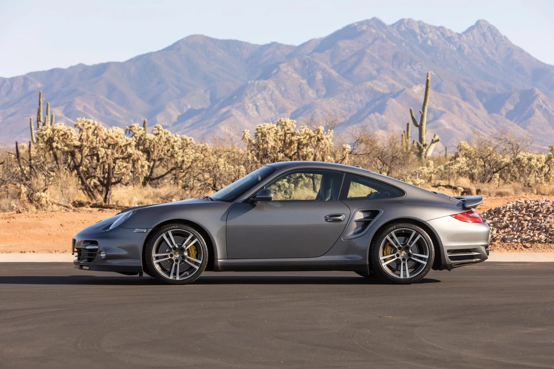 2013 Porsche 997 Turbo - Image 7 of 31