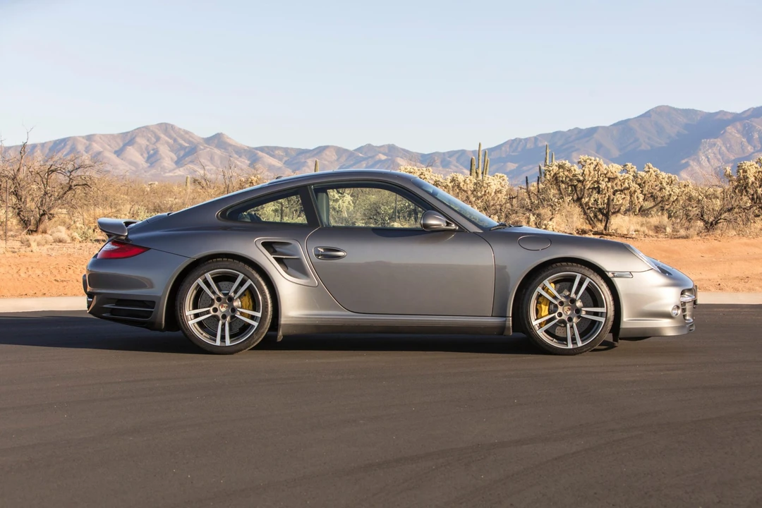 2013 Porsche 997 Turbo - Image 17 of 31