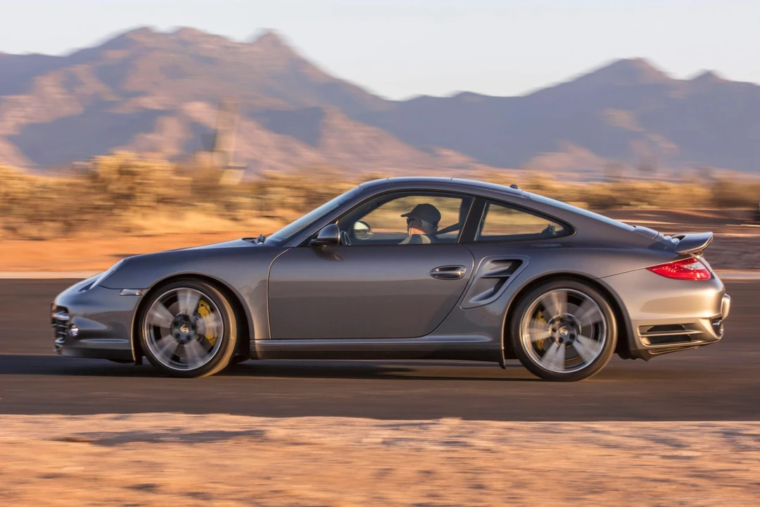 2013 Porsche 997 Turbo - Image 28 of 31