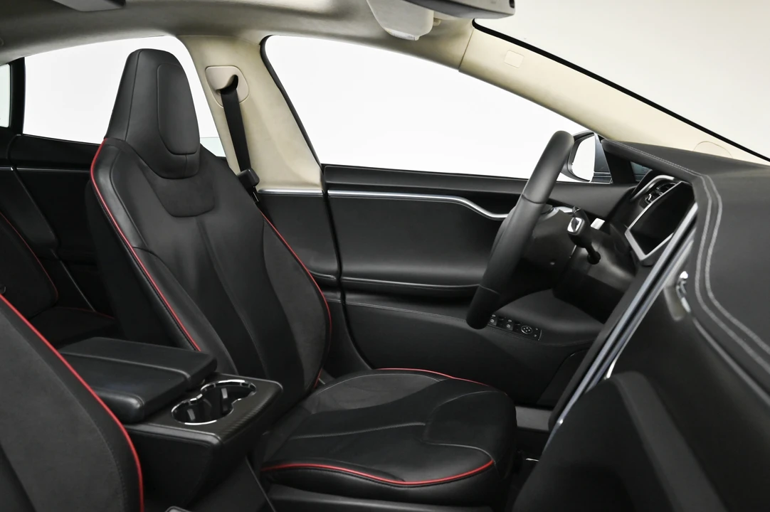 2013 Tesla Model S - Image 29 of 31