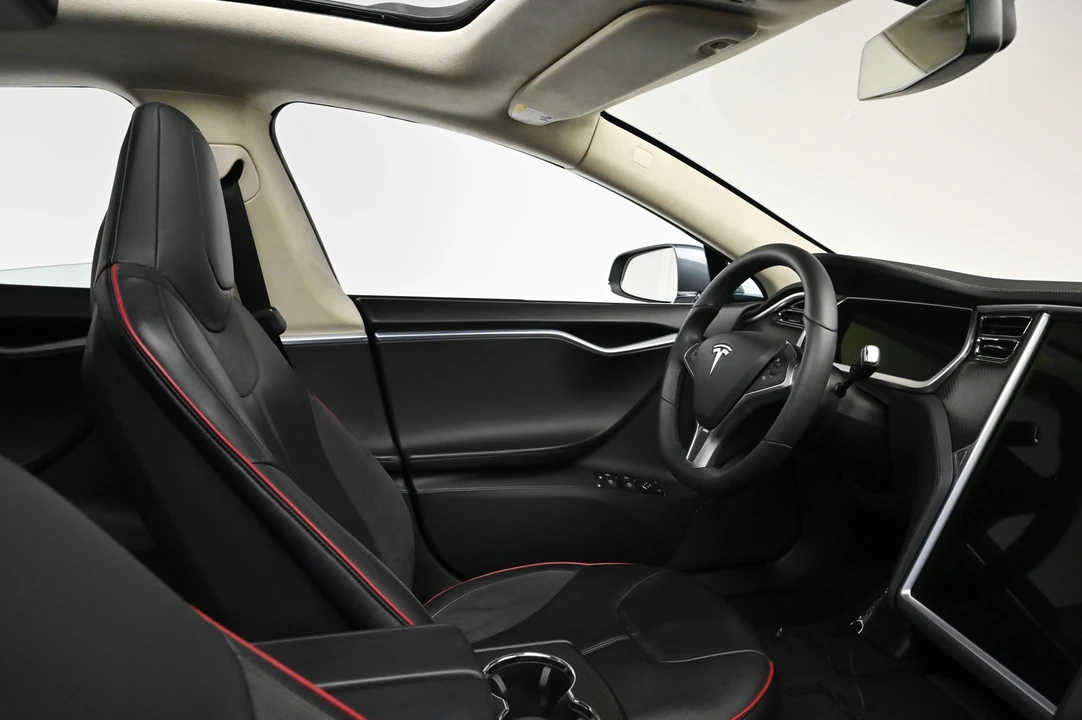 2013 Tesla Model S - Image 28 of 31