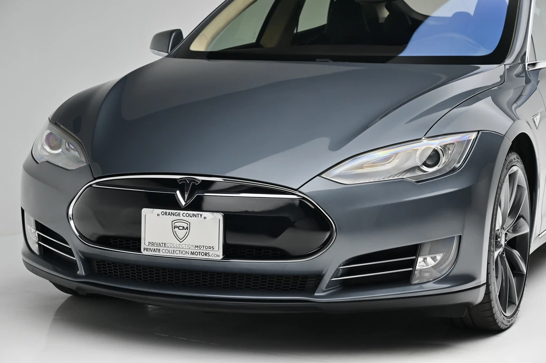 2013 Tesla Model S - Image 10 of 31