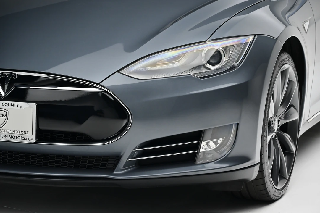 2013 Tesla Model S - Image 21 of 31