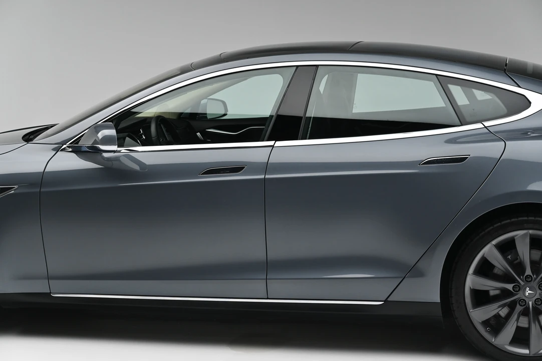 2013 Tesla Model S - Image 13 of 31