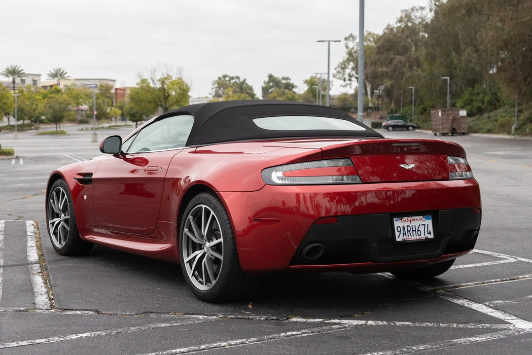 2014 Aston Martin V8 Vantage (2006-2017) - Image 27 of 31