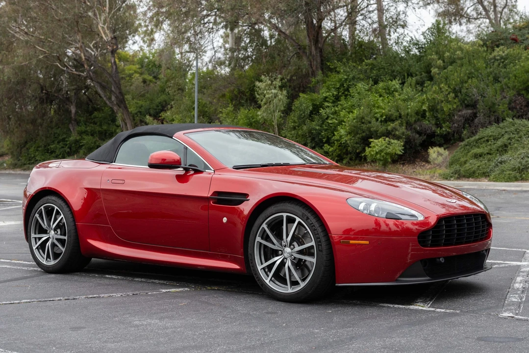 2014 Aston Martin V8 Vantage (2006-2017) - Image 15 of 31