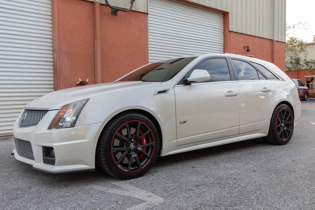 2014 Cadillac CTS-V 2nd Gen - Image 2 of 31