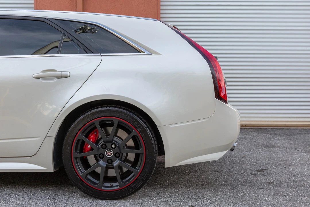 2014 Cadillac CTS-V 2nd Gen - Image 21 of 31