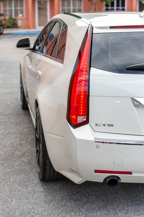 2014 Cadillac CTS-V 2nd Gen - Image 26 of 31