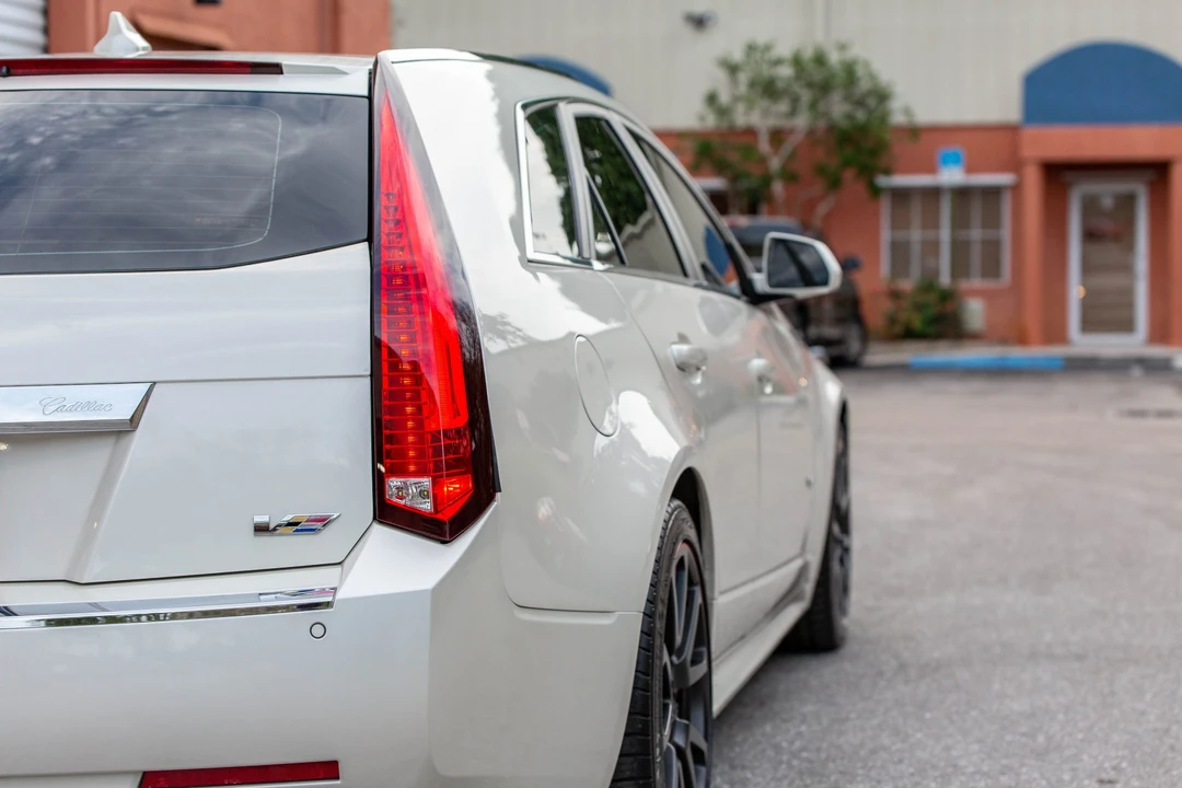 2014 Cadillac CTS-V 2nd Gen - Image 28 of 31