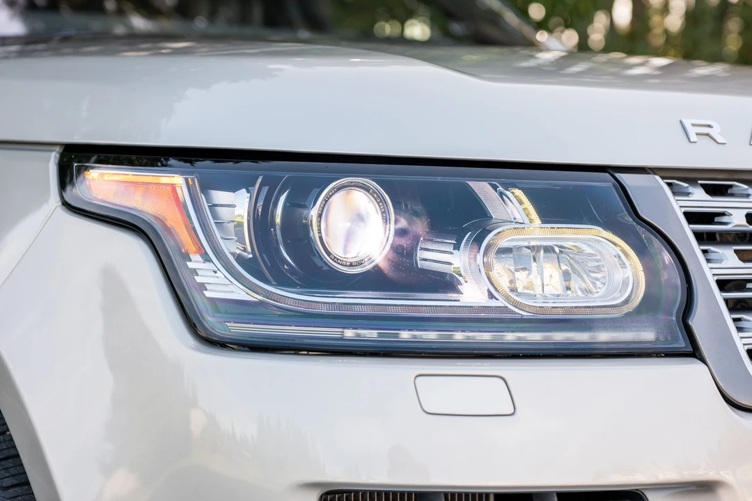 2014 Land Rover Range Rover L405 - Image 17 of 31