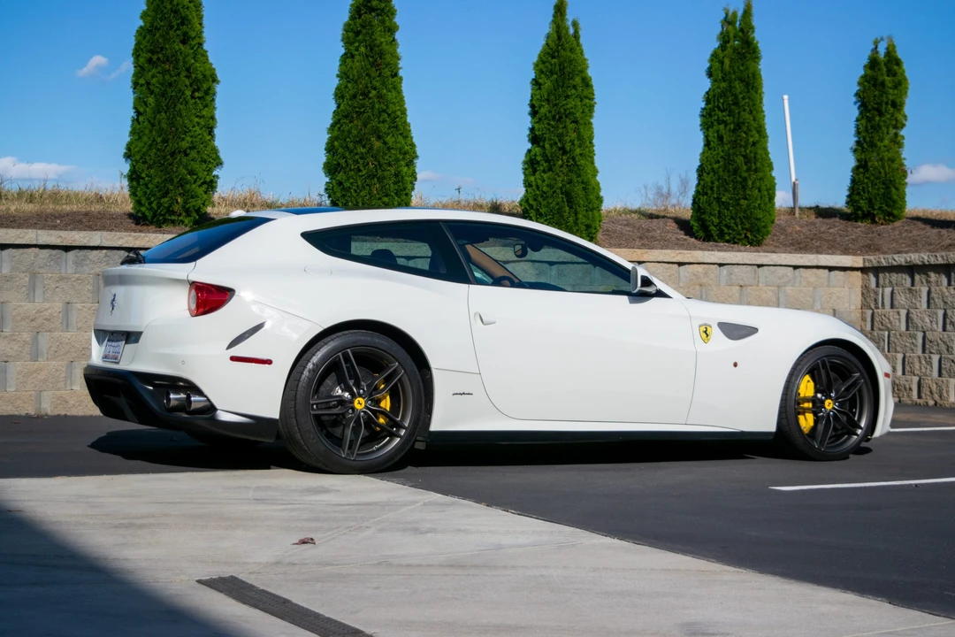 2015 Ferrari FF - Image 21 of 31