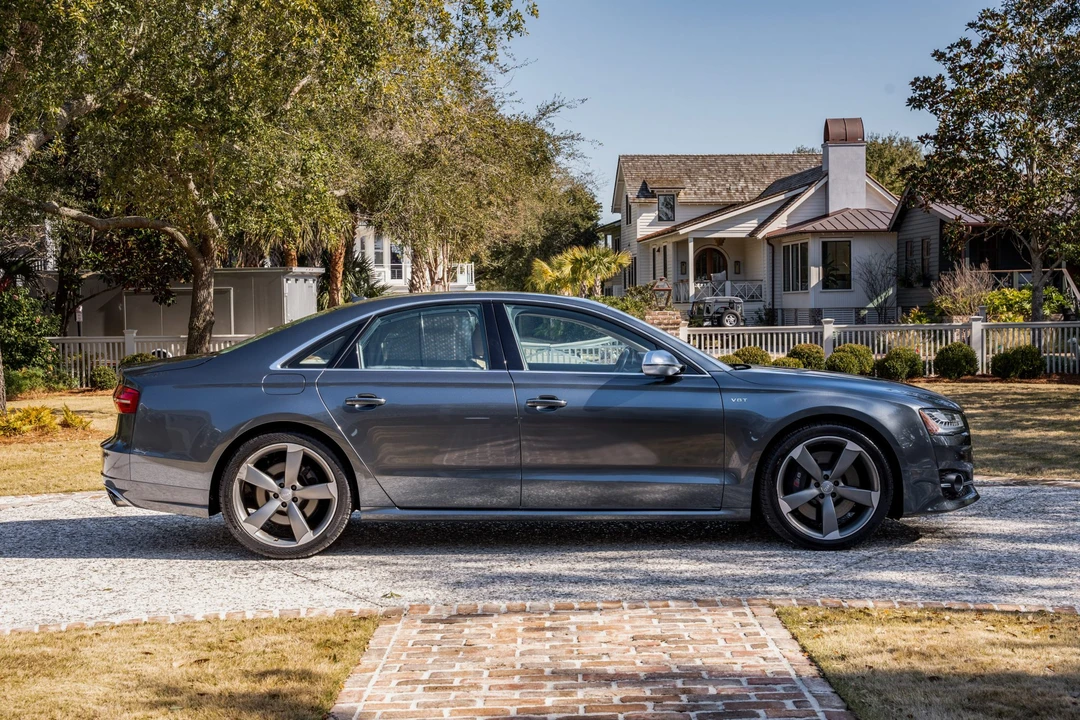 2016 Audi D4 S8 - Image 5 of 31