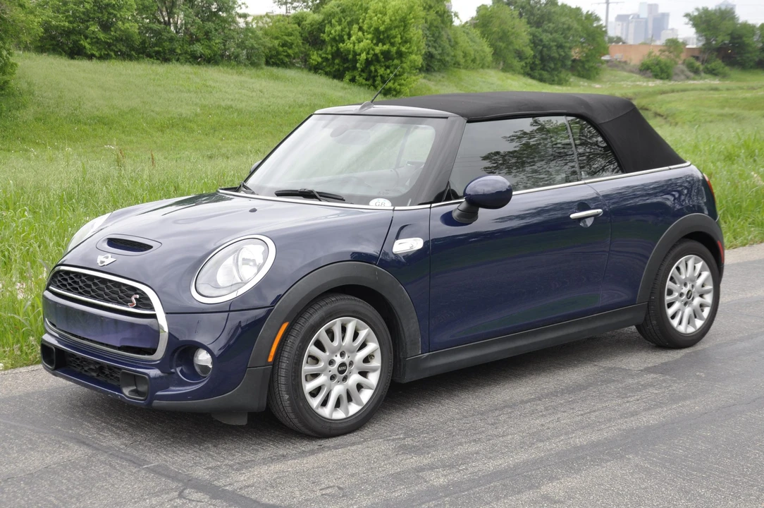 2016 Mini Mini Cooper S 3rd Gen - Image 17 of 31