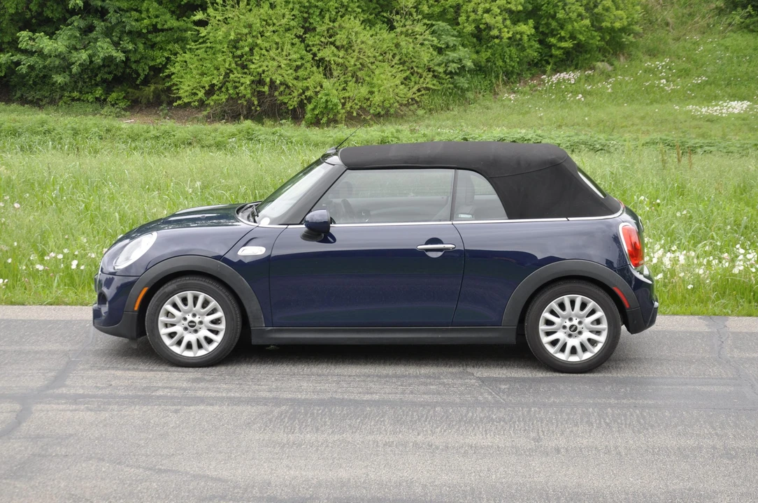 2016 Mini Mini Cooper S 3rd Gen - Image 19 of 31