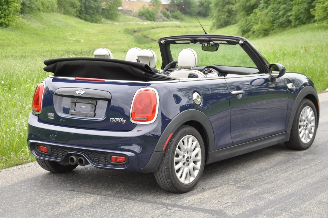 2016 Mini Mini Cooper S 3rd Gen - Image 9 of 31