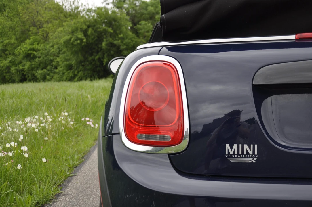 2016 Mini Mini Cooper S 3rd Gen - Image 25 of 31