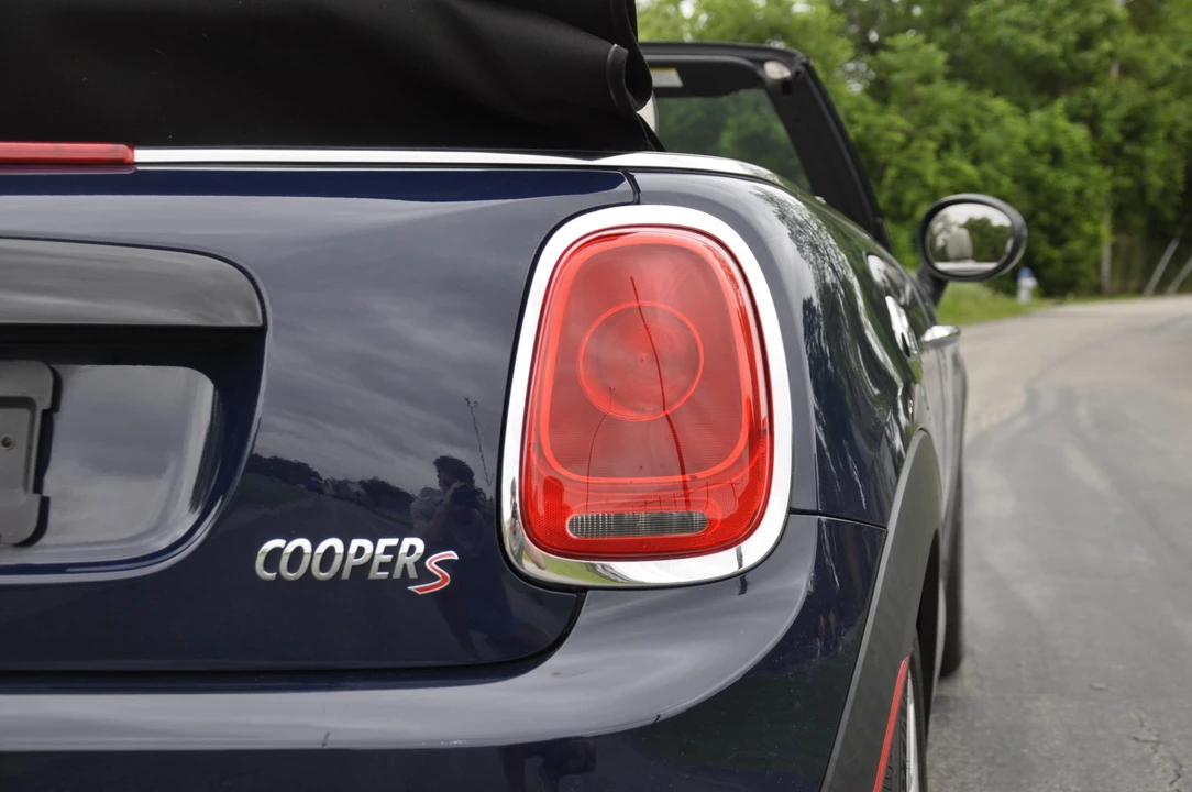 2016 Mini Mini Cooper S 3rd Gen - Image 28 of 31