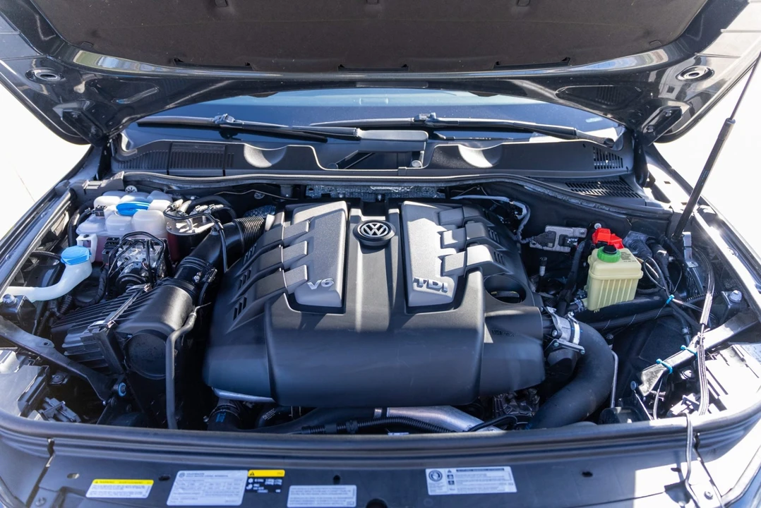 2016 Volkswagen Touareg - Image 6 of 7