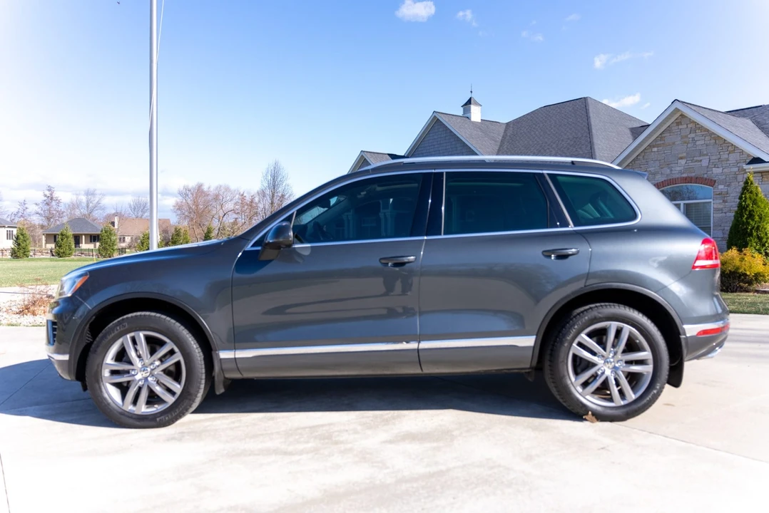 2016 Volkswagen Touareg - Image 3 of 7
